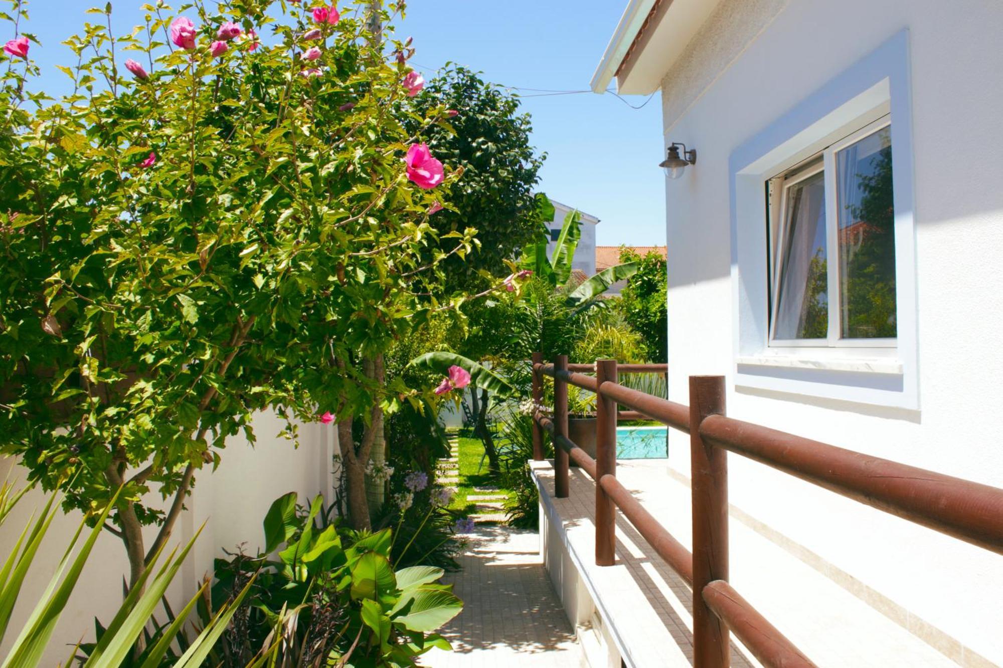 Vila Vale Guest House - Surf & Yoga 沙尔内卡 外观 照片
